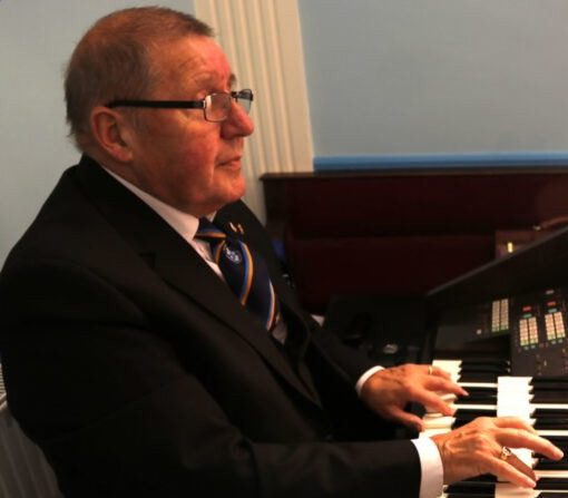 organist2