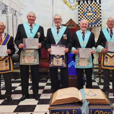 De La Pole Lodge hits Solomon for Six!