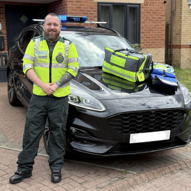 Bridlington Critical Care Paramedic ready for action thanks to Masonic support